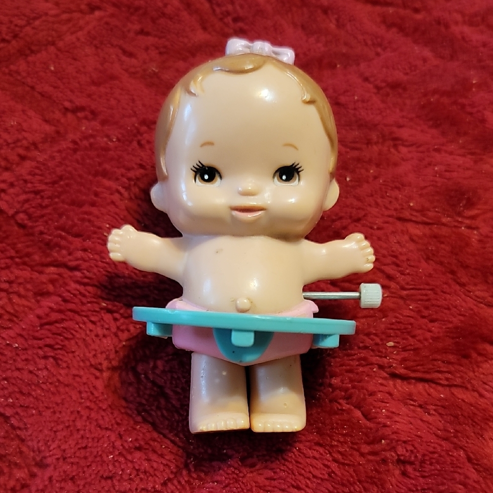 VINTAGE 1977 TOMY PLASTIC 3.25" WIND UP WALKING TODDLER BABY TAIWAN